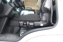 陕汽重卡 德龙H6000 490马力 6X4牵引车(国六)(SX4259RD4Q2)