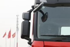 中国重汽 HOWO MAX 510马力 8X4 9.55米厢式载货车(国六)(ZZ5317XXYV446KF1)