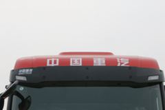 中国重汽 HOWO MAX 510马力 8X4 9.55米厢式载货车(国六)(ZZ5317XXYV446KF1)
