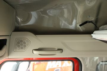 �й����� HOWO MAX 510���� 8X4 9.55����ʽ�ػ���(����)ͼƬ