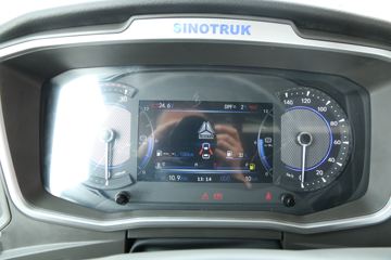 �й����� HOWO MAX 510���� 8X4 9.55����ʽ�ػ���(����)ͼƬ