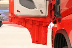 中国重汽 HOWO MAX 510马力 8X4 9.55米厢式载货车(国六)(ZZ5317XXYV446KF1)
