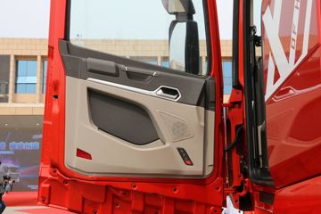 �й����� HOWO MAX 510���� 8X4 9.55����ʽ�ػ���(����)ͼƬ