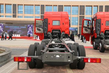 �й����� HOWO MAX 510���� 8X4 9.55����ʽ�ػ���(����)ͼƬ