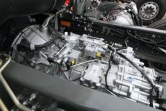 中国重汽 HOWO MAX 510马力 8X4 9.55米厢式载货车(国六)(ZZ5317XXYV446KF1)