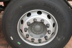 中国重汽 HOWO MAX 510马力 8X4 9.55米厢式载货车(国六)(ZZ5317XXYV446KF1)