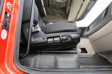 �й����� HOWO MAX 490���� 8X4 9.6��AMT�Զ����Ű��դʽ�ػ���(����)ͼƬ