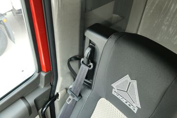 �й����� HOWO MAX 490���� 8X4 9.6��AMT�Զ����Ű��դʽ�ػ���(����)ͼƬ