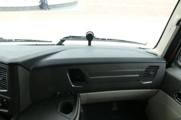 �й����� HOWO MAX 490���� 8X4 9.6��AMT�Զ����Ű��դʽ�ػ���(����)ͼƬ