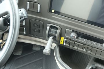 �й����� HOWO MAX 490���� 8X4 9.6��AMT�Զ����Ű��դʽ�ػ���(����)ͼƬ