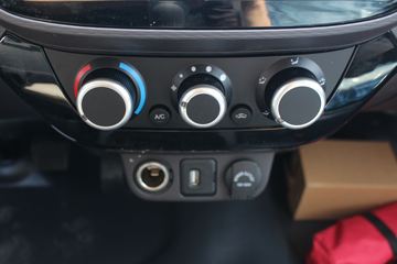  M2 1.6L 122  3.7׵ʽ΢(BJ5032XXY3JV5-03)ͼƬ