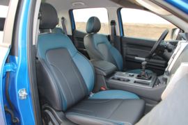 威狮1949&nbsp;皮卡驾驶室                                               图片