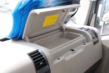 �й�����HOWO ͳ˧ 156���� 4X2 4.1����س�ͼƬ