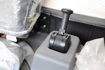 �й�����HOWO ͳ˧ 156���� 4X2 4.1����س�ͼƬ