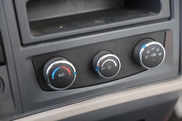�й�����HOWO ͳ˧ 156���� 4X2 4.1����س�ͼƬ