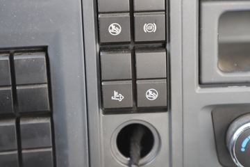 �й�����HOWO ͳ˧ 156���� 4X2 4.1����س�ͼƬ