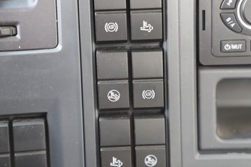 �й�����HOWO ͳ˧ 156���� 4X2 4.1����س�ͼƬ