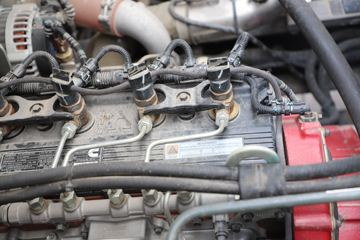 �й�����HOWO ͳ˧ 156���� 4X2 4.1����س�ͼƬ