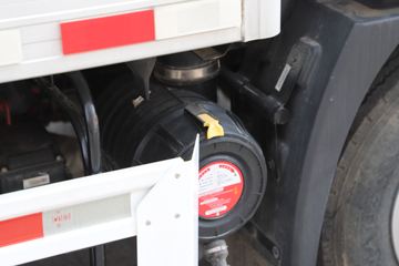 �й�����HOWO ͳ˧ 156���� 4X2 4.1����س�ͼƬ