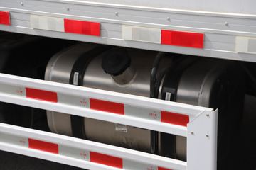 �й�����HOWO ͳ˧ 156���� 4X2 4.1����س�ͼƬ