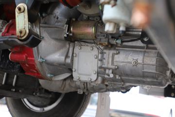 �й�����HOWO ͳ˧ 156���� 4X2 4.1����س�ͼƬ