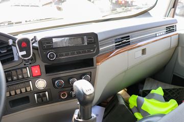 йHOWO ͳ˧ 160 4.15׵ŲդʽῨ(ZZ5047CCYG3315F144)ͼƬ