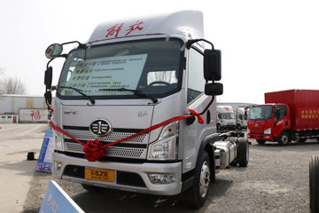 解放 领途 180马力 5.8米排半栏板载货车