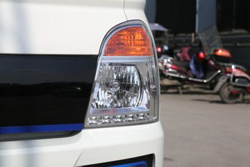 Զ E200S 4.2T 3.53׵Ŵ綯Ῠ(DNC1047BEVK4)66.8kWhͼƬ