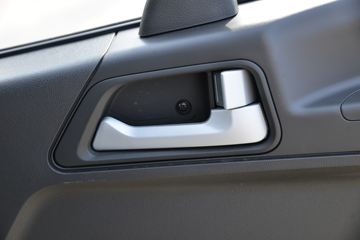 һ������ ��Ź�ʨ 150���� 4.2�׵�����ʽ�ῨͼƬ