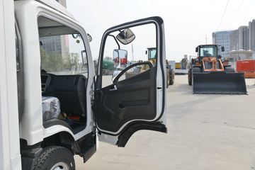 һ������ ��Ź�ʨ 150���� 4.2�׵�����ʽ�ῨͼƬ