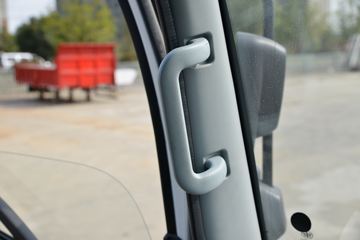 һ������ ��Ź�ʨ 150���� 4.2�׵�����ʽ�ῨͼƬ