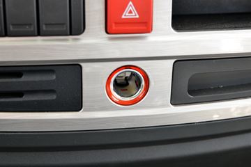 һ������ ��Ź�ʨ 150���� 4.2�׵�����ʽ�ῨͼƬ