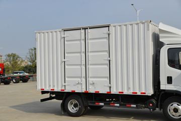 һ������ ��Ź�ʨ 150���� 4.2�׵�����ʽ�ῨͼƬ