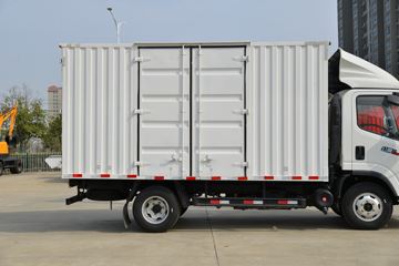 һ������ ��Ź�ʨ 150���� 4.2�׵�����ʽ�ῨͼƬ