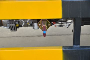 ���� ����R8 184���� 4X2 5.25����ж��(EQ3145S8EDC)ͼƬ