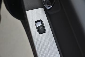 ���� ����R5 120���� 4X2 3.3����ж��(����)ͼƬ