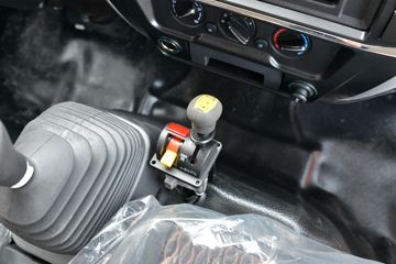 ���� ����R5 120���� 4X2 3.3����ж��(����)ͼƬ