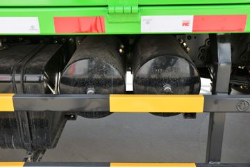 ���� ����R5 120���� 4X2 3.3����ж��(����)ͼƬ
