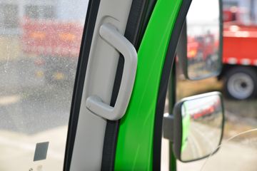 ���� ����R6 180���� 4��2 3.9����ж��(����)ͼƬ