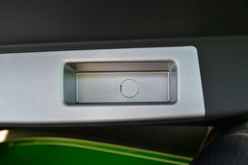 ���� ����R6 180���� 4��2 3.9����ж��(����)ͼƬ