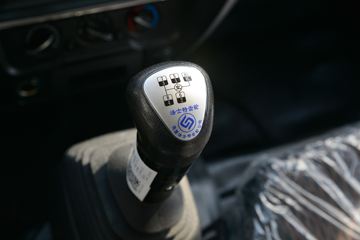 ���� ����R6 180���� 4��2 3.9����ж��(����)ͼƬ