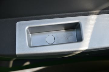 ���� ����R6 180���� 4��2 3.9����ж��(����)ͼƬ