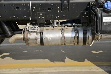 ���� ����R6 180���� 4��2 3.9����ж��(����)ͼƬ