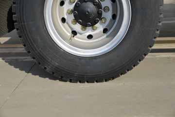 ���� ����R6 180���� 4��2 3.9����ж��(����)ͼƬ