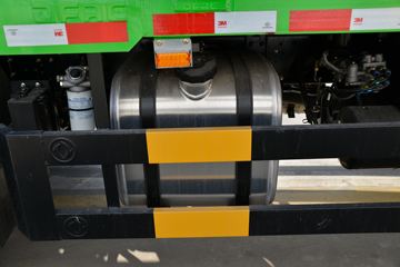 ���� ����R6 180���� 4��2 3.9����ж��(����)ͼƬ