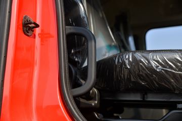 ���� ������D9K 260���� 4X2 6.8����ʽ�ػ���(����)(EQ5181XXYL9CDGAC)ͼƬ