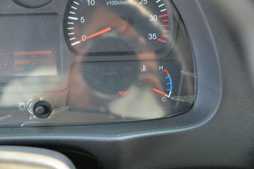 ���� ������D9K 260���� 4X2 6.8����ʽ�ػ���(����)(EQ5181XXYL9CDGAC)ͼƬ