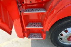 东风 多利卡D9K 260马力 4X2 6.8米厢式载货车(国六)(EQ5181XXYL9CDGAC)