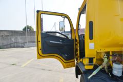 东风 多利卡D8 锐能版 165马力 4X2 5.8米单排厢式载货车(国六)(EQ5160XXY8CDEAC)