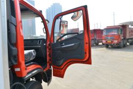 多利卡D6&nbsp;冷藏车驾驶室图片